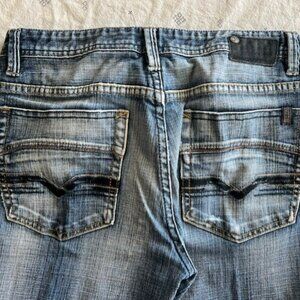 Buffalo David Bitton Men’s King Jeans – Size 32 x 32 👖 Medium Wash with Fading